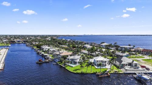 Flamingo Island - Luxury Pool Villa Located On The River In A Fantastic Location
