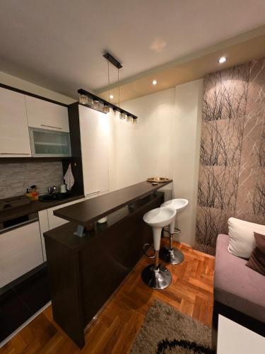 Central Point Stay - image 2