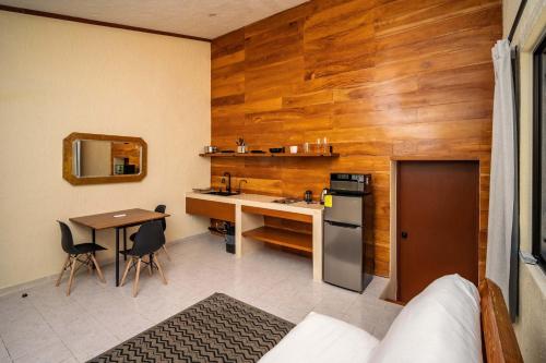 Bright & Spacious Ground Floor Suite Casa Jurel, Канкун