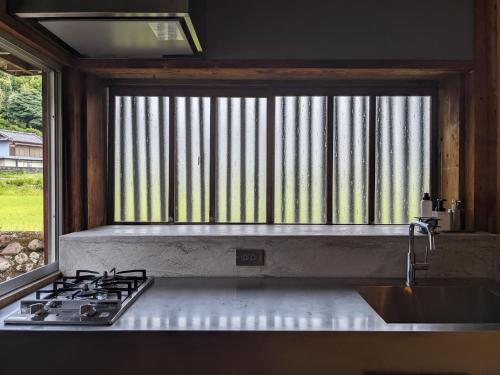 コワーキングスペース kuzume Base ゲストハウス 古朴-MOKU-1棟貸の宿