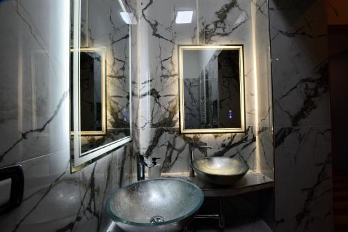H2ome Giovannetti Comfort and Style Near the Centre - image 4