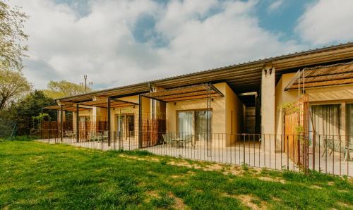Double Room in the Corral, with bathtub. With terrace, garden views.