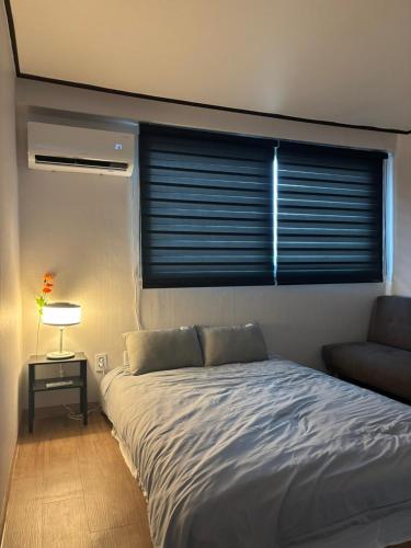 A spacious two-room accommodation near Gangnam, Seul