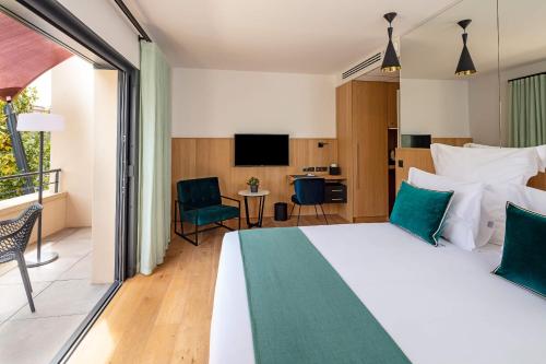 1 queen bed