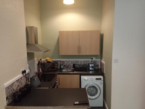 Kitchen, Lovely flat in Gorgie, Edinburgh near BT Murrayfield Stadium