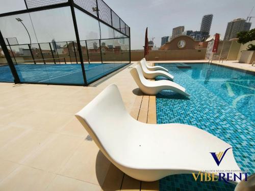 Luxury 1BHK Pool Paddle Sauna, Dubaï
