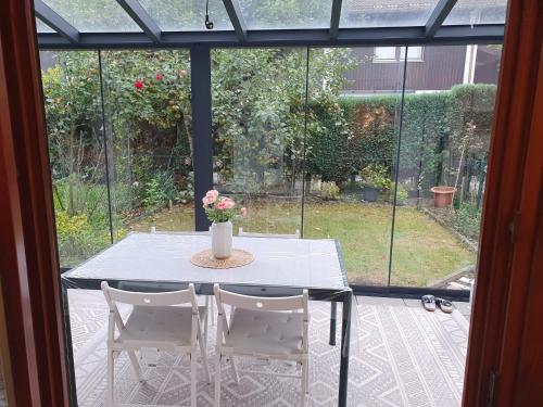 80m2 ruhige 3 Zimmer Duplexwohnung mit schönem Garten in Altperlach, Mnichov
