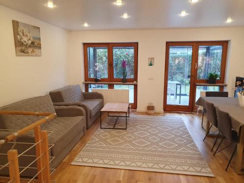 80m2 ruhige 3 Zimmer Duplexwohnung mit schönem Garten in Altperlach, Mnichov (fotografie 3)