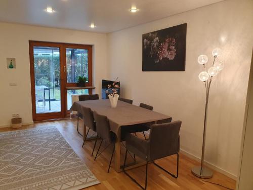 80m2 ruhige 3 Zimmer Duplexwohnung mit schönem Garten in Altperlach, Mnichov (fotografie 7)