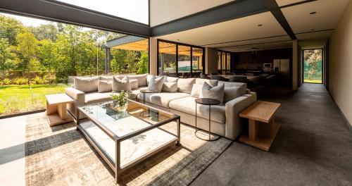 Casa Cundi, Contemporary Living in Nature
