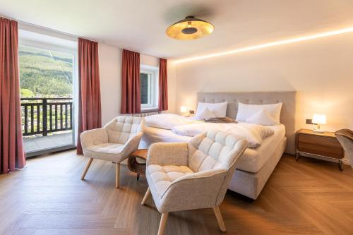 Boutique Hotel Pradell - Tap to explore photos