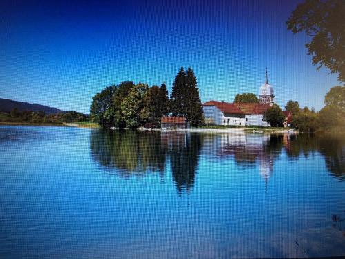 La Rose du Lac - Ancienne ferme avec vue panoramique sur le lac de l'Abbaye in Grande Riviere