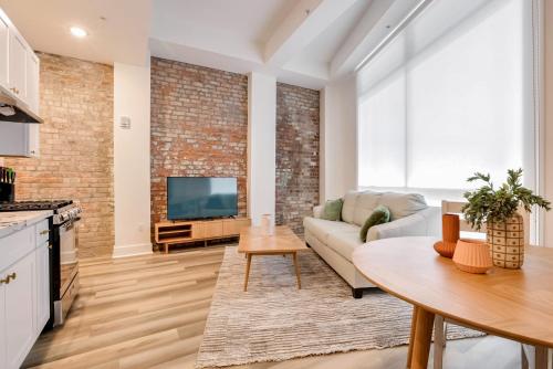 Roami at The Churchill near Blaine Kern's Mardi Gras World