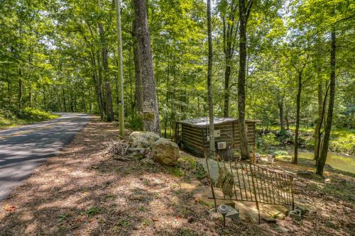 The Treehouse Cabin Creekside Home with Hot Tub! - image 6