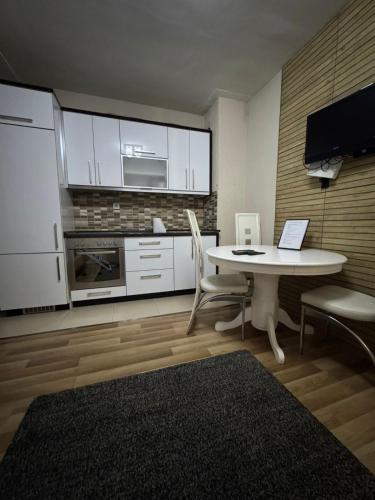Prizren Nest in ลาคูริก