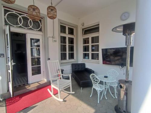 Балкон, Die.Villa Hotel in Leverkusen