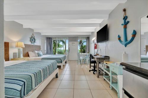 Beach Suite Pool Hot Tub Gym Game Room Tennis in Ruskin (Florida)