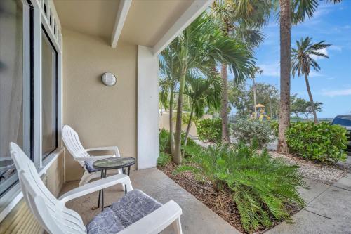 Beach Suite Pool Hot Tub Gym Game Room Tennis in Ruskin (Florida)