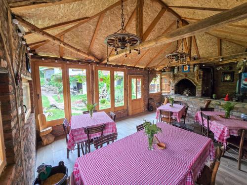 Restorāns, Seosko domaćinstvo „GABAR” (Seosko domacinstvo „GABAR”) in Cuštica