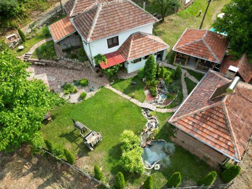 Viesnīcas āriene, Seosko domaćinstvo „GABAR” (Seosko domacinstvo „GABAR”) in Cuštica