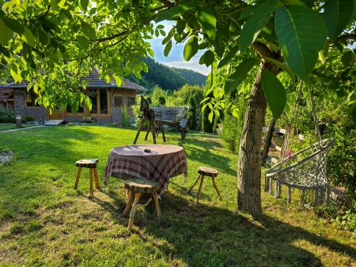 Skats, Seosko domaćinstvo „GABAR” (Seosko domacinstvo „GABAR”) in Cuštica
