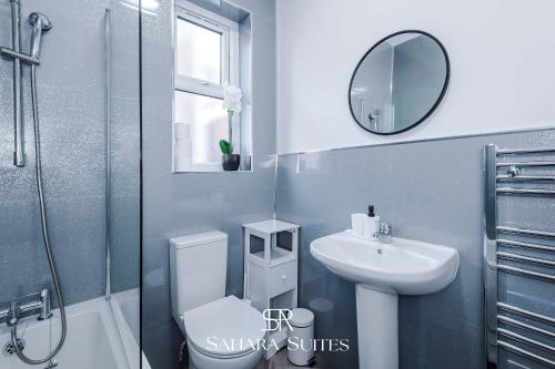 Stylish 4Bedroom Home - Salford Stay - Sleeps 9 - Contractors & Groups - Parking, Manchester (foto 6)