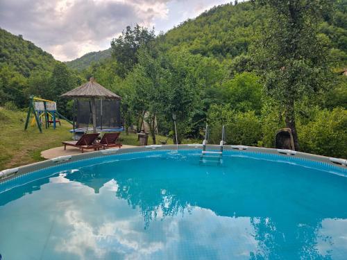Skats, Seosko domaćinstvo „GABAR” (Seosko domacinstvo „GABAR”) in Cuštica
