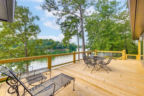 Arcade Cove - Lake Martin Home with Private Dock! - image 10