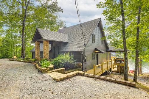 Arcade Cove - Lake Martin Home with Private Dock! - image 12