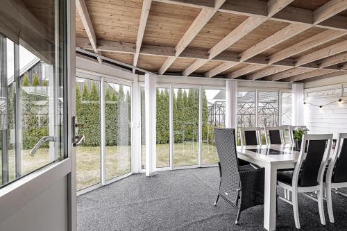 Modern stor & ljus villa nära centrum, Växjö (fotografie 9)