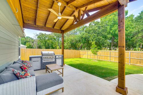 ~ 10 Mi to Dallas Hospitals: Stylish Home w/ Yard! in Balch Springs (TX)