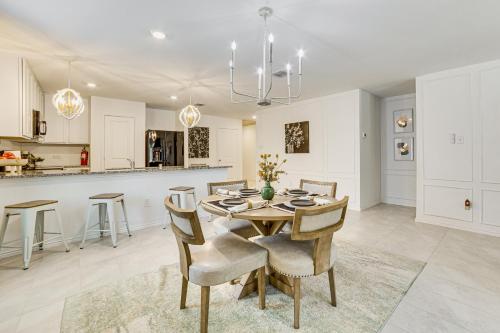 ~ 10 Mi to Dallas Hospitals: Stylish Home w/ Yard! in Balch Springs (TX)