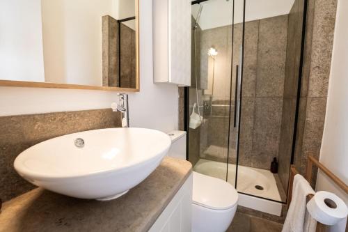 Cascais Beach Apartment in ไบร์โร ดา อัสซุนเชา