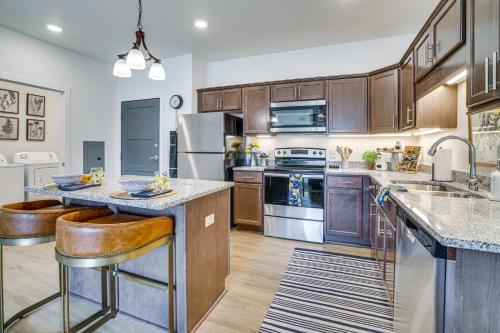 4 Mi to National Sports Center Apt in Blaine in Blaine (MN)