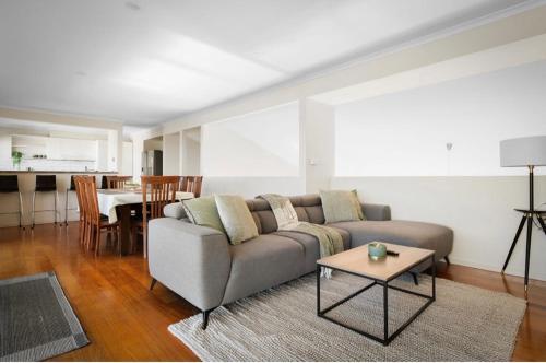 Sunbury on the hill close to airport with wifi pet friendly in Sunbury