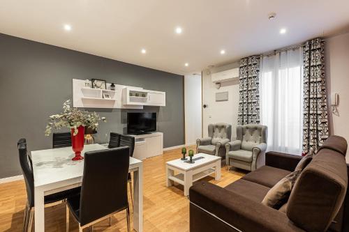 Waou Apartamentos en Sol Confort 8 2
