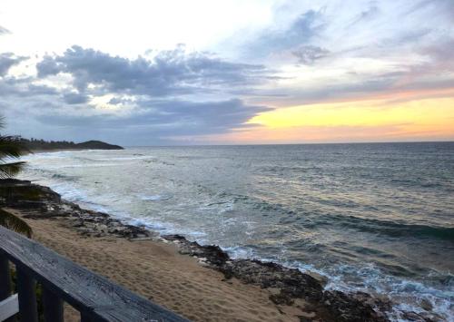 ชายหาด, Ventana Va102a at Arecibo 681 Ocean Drive in อเรซีโบ