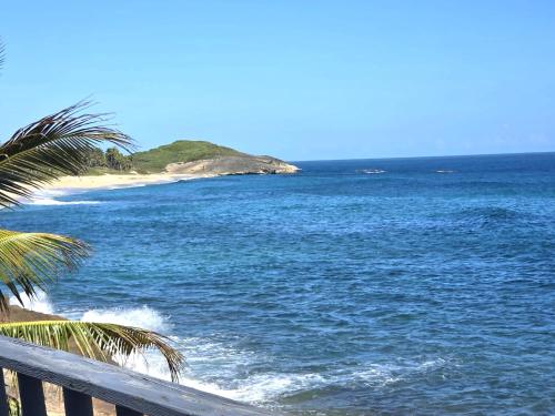 ชายหาด, Ventana Va102a at Arecibo 681 Ocean Drive in อเรซีโบ