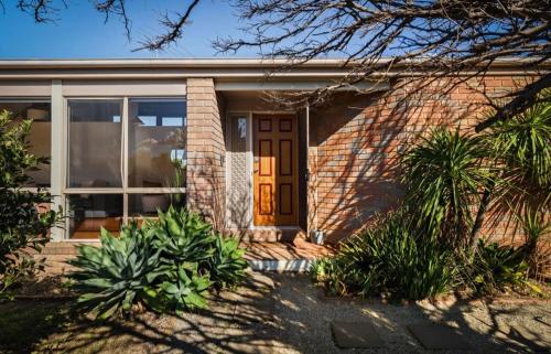 Sunbury on the hill close to airport with wifi pet friendly in Sunbury