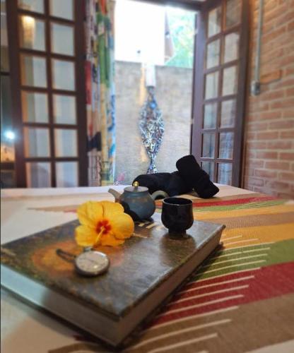 Ame a Ilha mais Bela - banheiro conceito - 150m da praia vista da mata in Praia do Viana