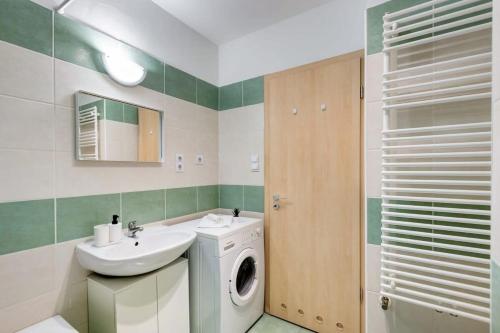 Comfy Studio in Town - image 2
