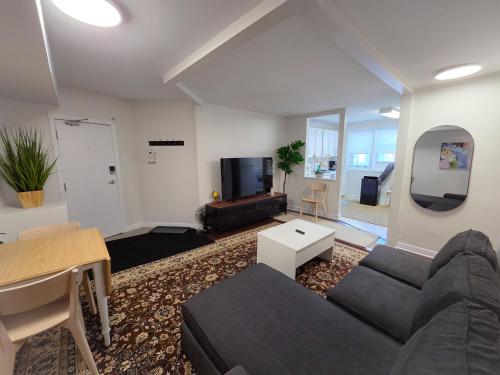 kawasan lounge/TV kongsi, Byward Market Downtown Guesthouse in Ottawa (ON)