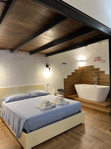 Guarracino - Real Suite Capodimonte, Naples