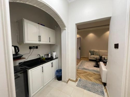 Apartment with a room and a hall in a special location, Rijád (fotografie 9)