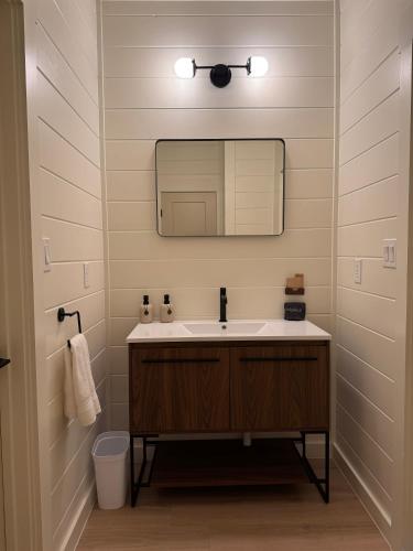 Private Cabin with Amazing Hilltop Views of Sunrise, Sunset and Wildlife & Hot Tub, Canyon Lake (foto 4)