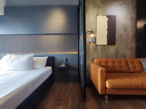 The Auberge at Air Residences Makati!, Manila