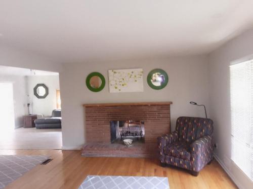 Royal Retreat in 雷鎮