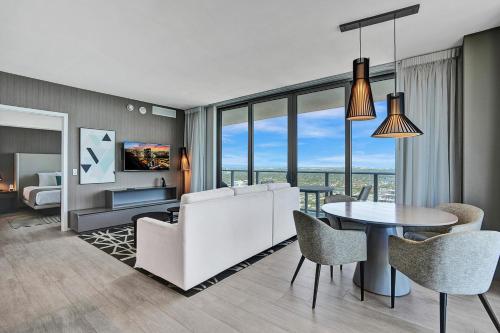 2BR & 2BA Ocean View Condo HYDE BEACH HOUSE in Hollywood, USA
