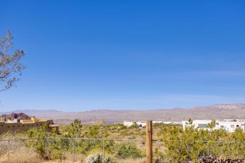 Rustic Bullhead City Retreat with Porch and Views - image 4