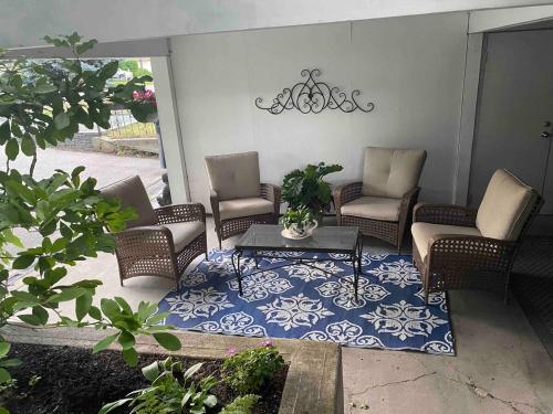 Magical Themed Decor! Pets Welcome! 3 Bedrooms in เชส(บริติช โคลัมเบีย)